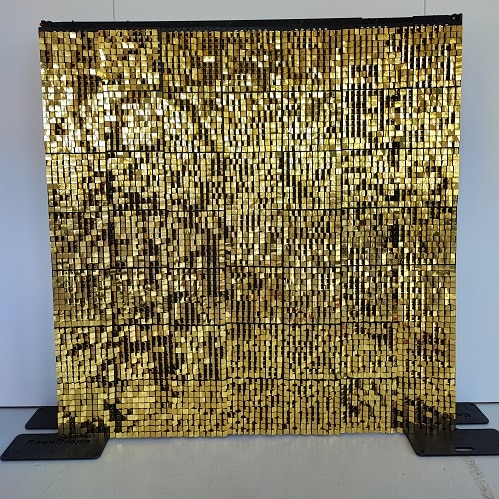 Backdrop sequin doré 240x240cm location matériel installation événement E&C Events décoration anniversaire fond photo pays de gex