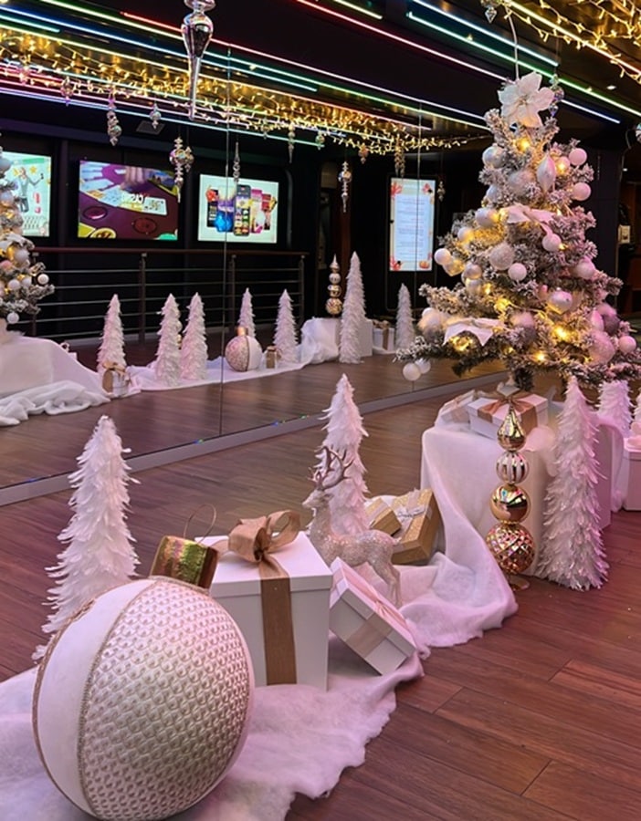 boule ornement 51 cm creme or a poser location materiel decoration noel ec events
